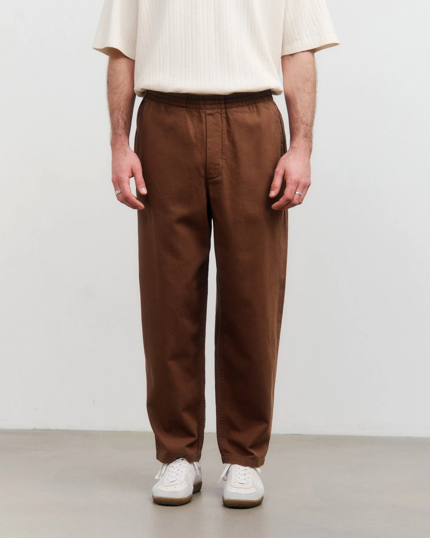 Rotholz Herren vegan Hose Weites Bein Braun – Ansicht 2