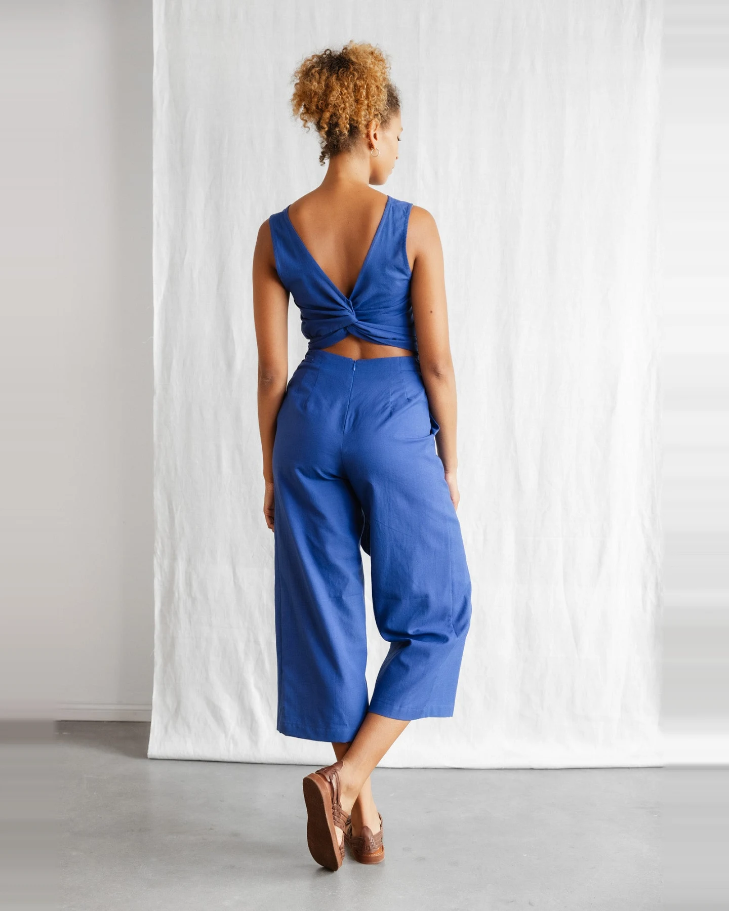 Jyoti - Fair Works Damen vegan Jumpsuit Anusha Kobaltblau – Ansicht 2