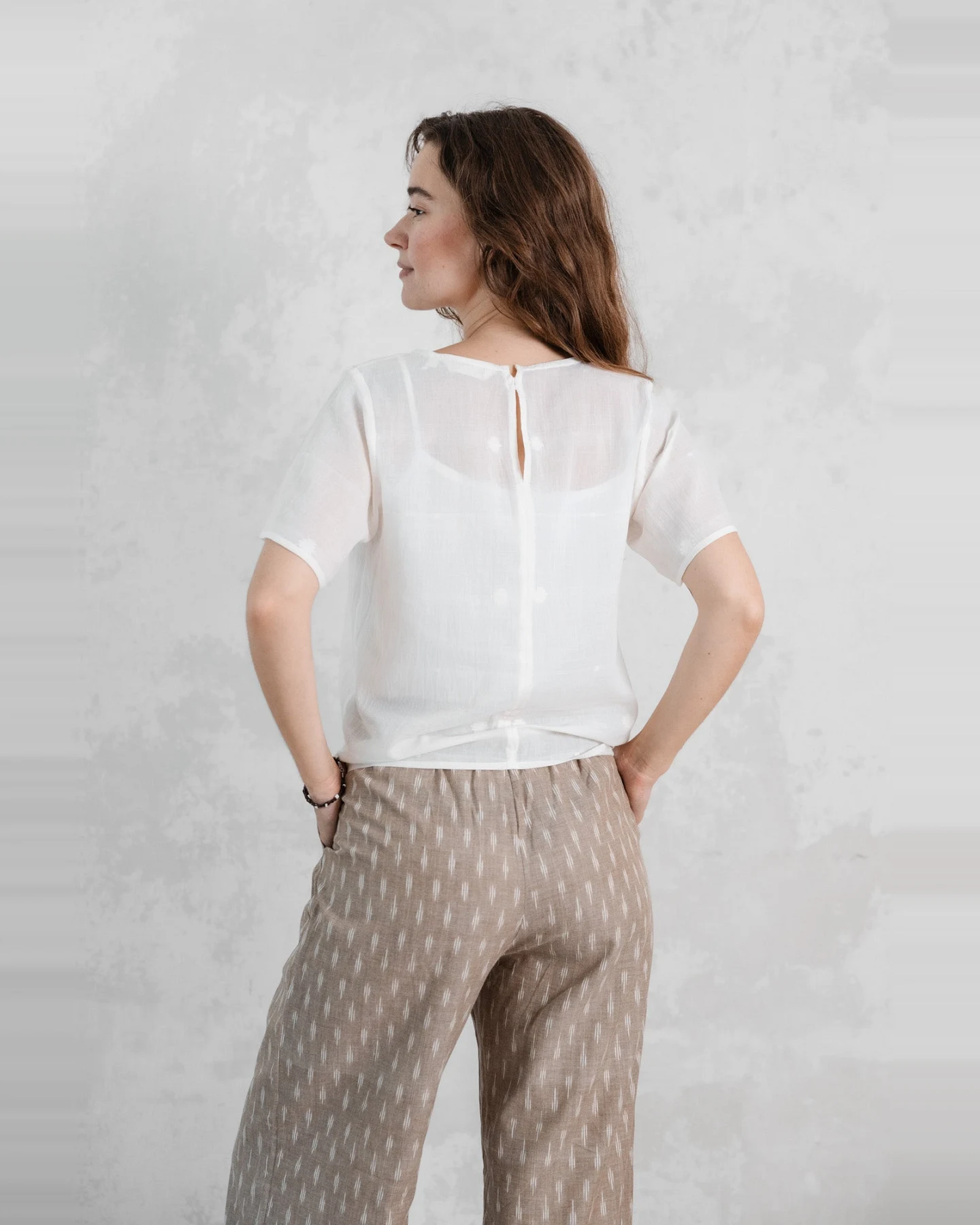 Jyoti - Fair Works Damen vegan Hemd Sarala Bhuti Weiß – Ansicht 2
