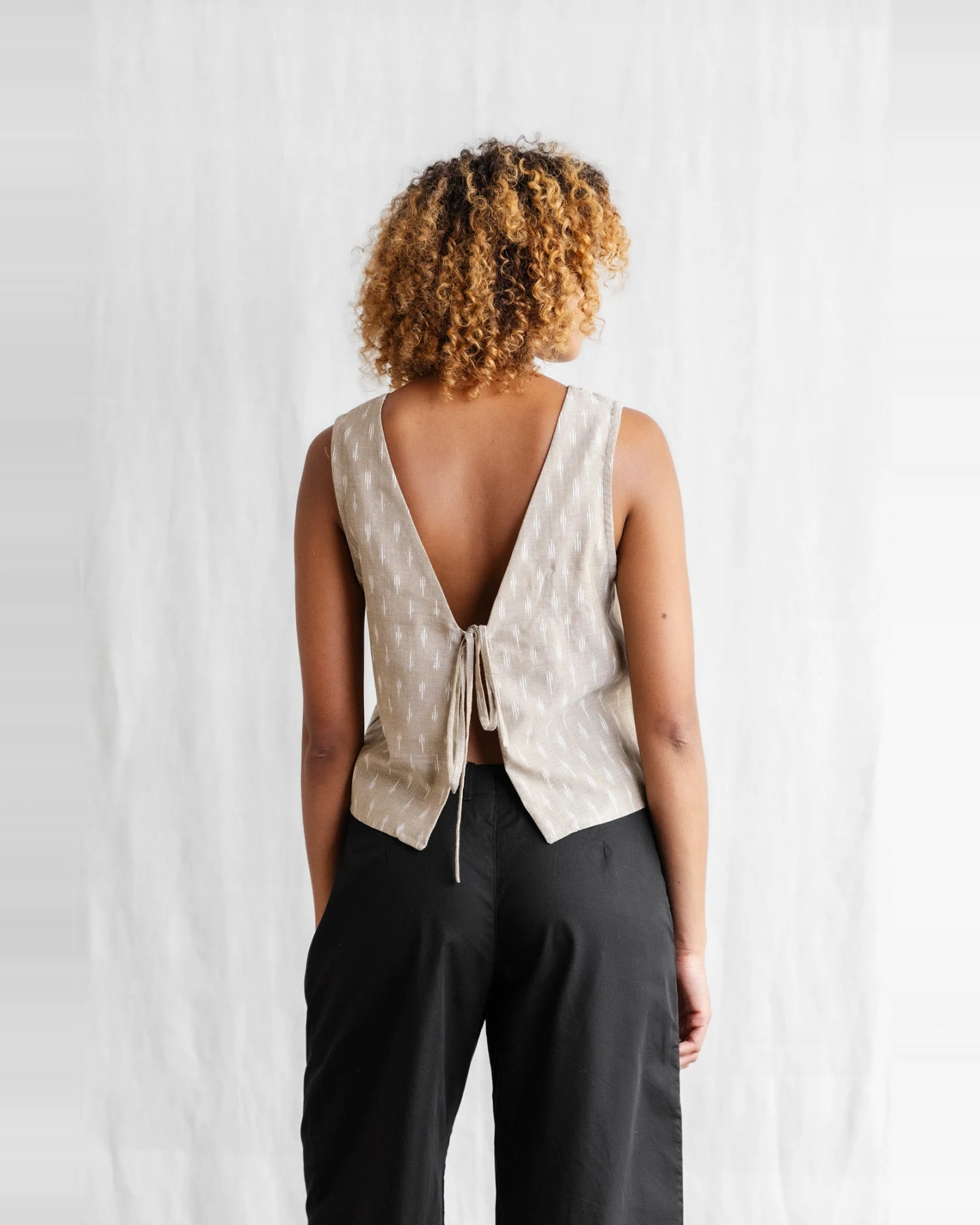 Jyoti Fair Works Damen vegan Oberteil Osra Beige/Weiß – Ansicht 2