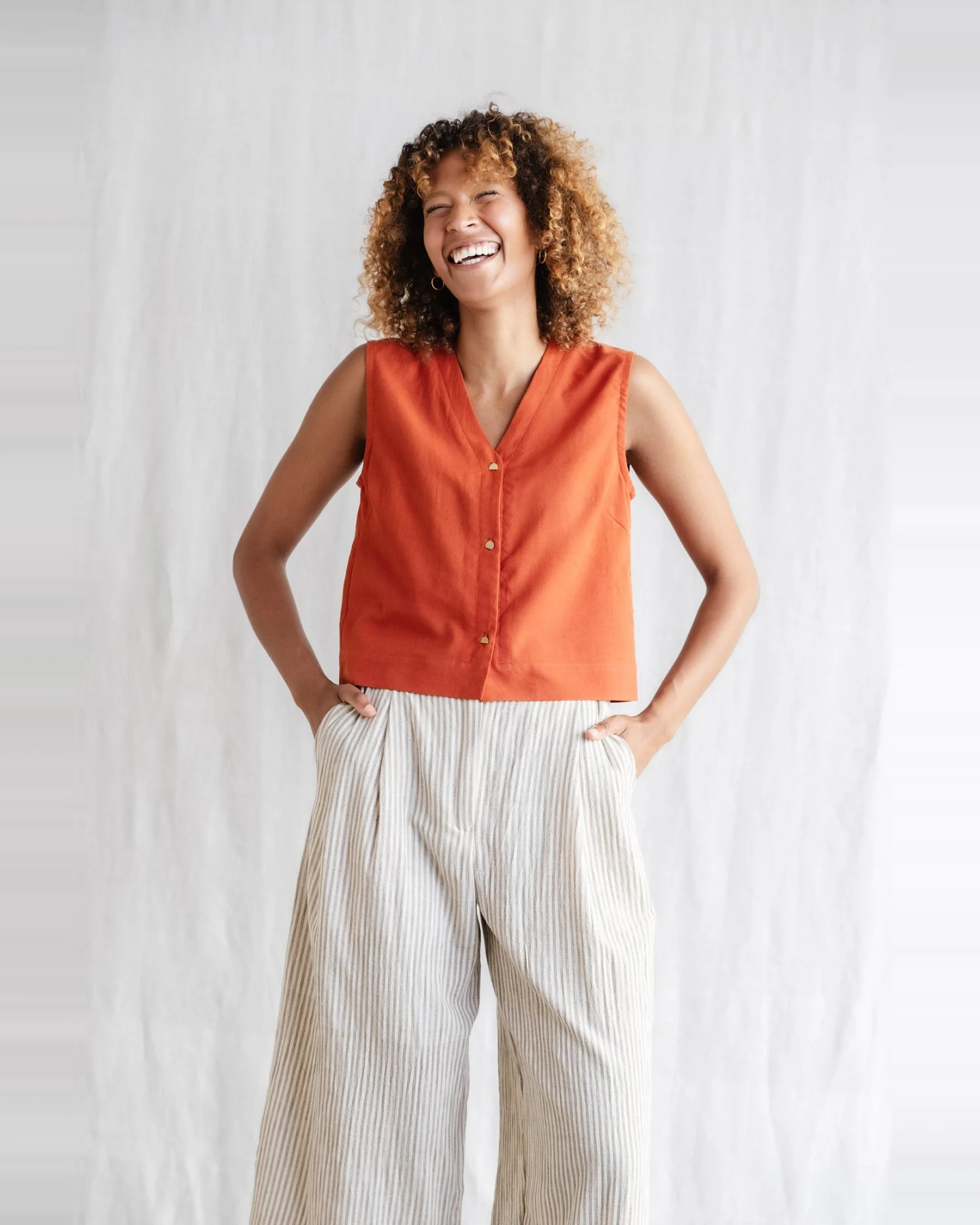 Jyoti - Fair Works Damen vegan Top Chatania Terrakotta – Ansicht 2