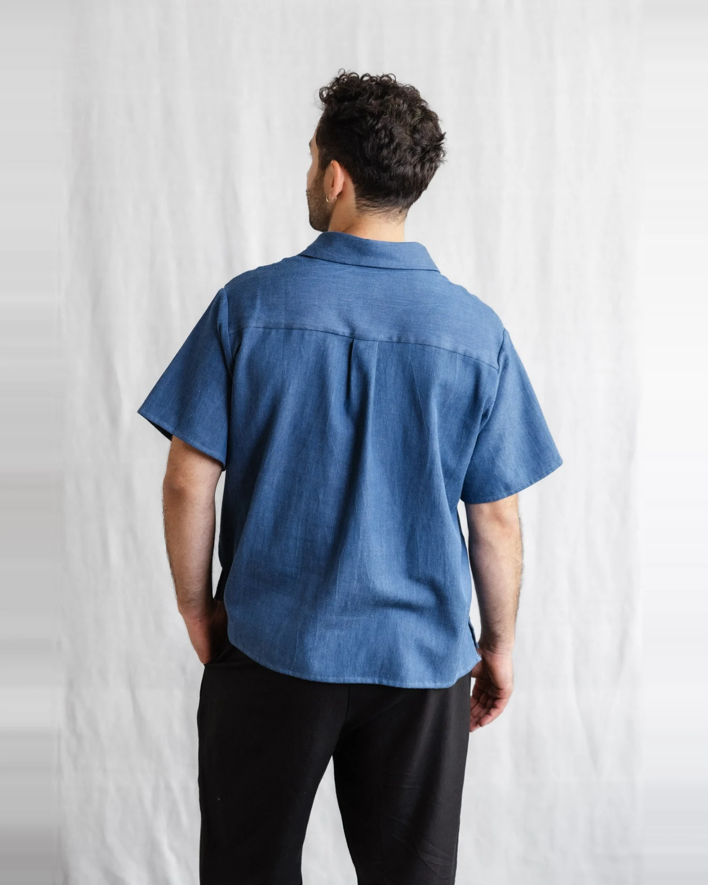 Jyoti Fair Works Herren vegan Hemd Nehani Denim Blau – Ansicht 2