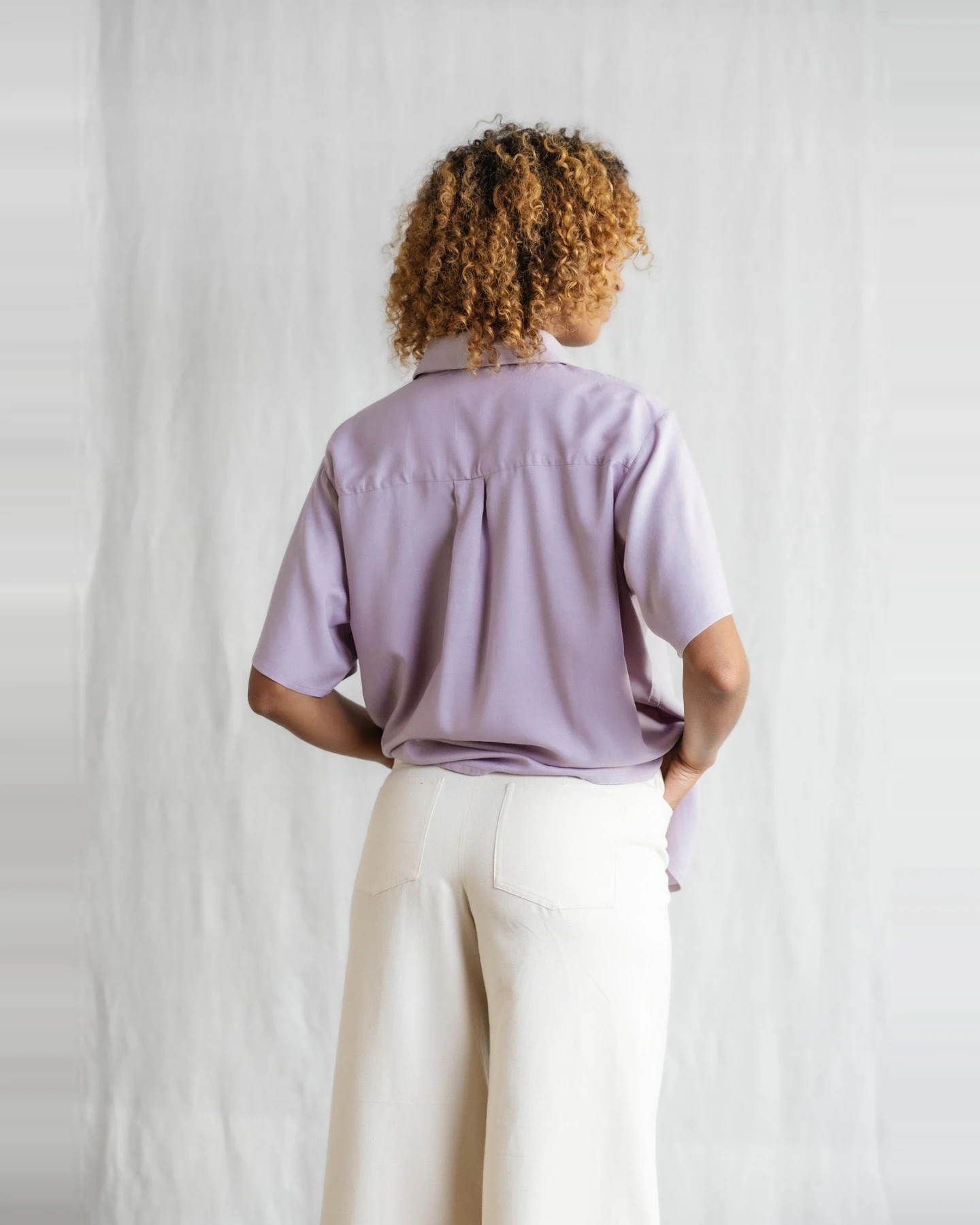 Jyoti - Fair Works Damen vegan Shirt NEHAni Lila – Ansicht 2