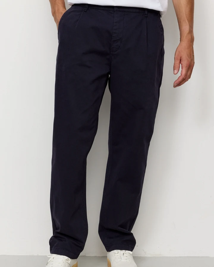 Recolution Herren vegan Chinos Eiche Dunkelmarine