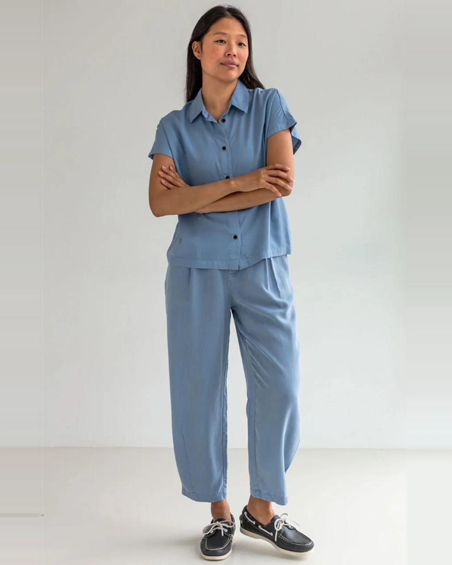 TWOTHIRDS Damen vegan Bluse Cannes Denimblau – Ansicht 2