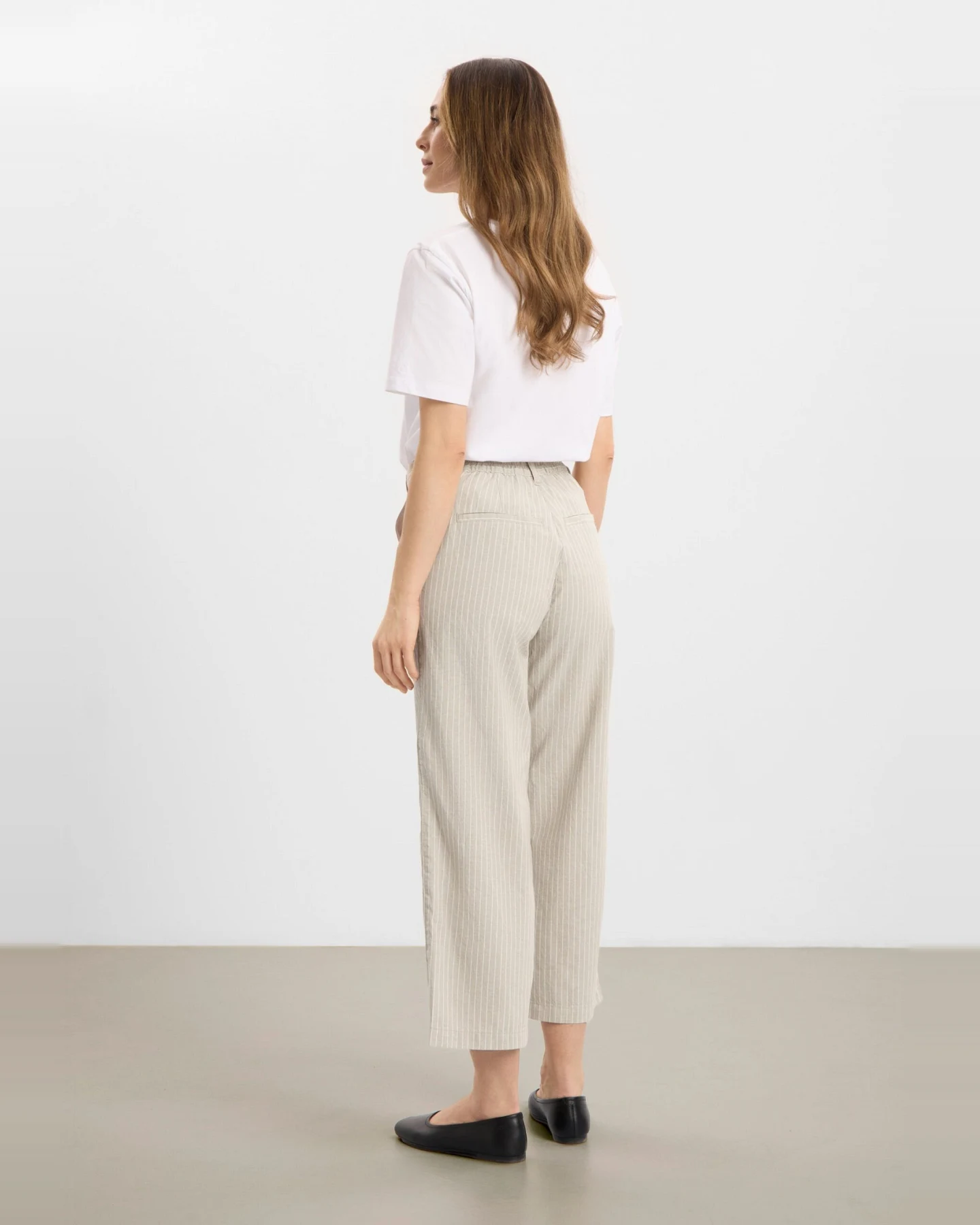 LAURIE Damen vegan Hose Lily Straight Cropped Pebble Stone – Ansicht 2