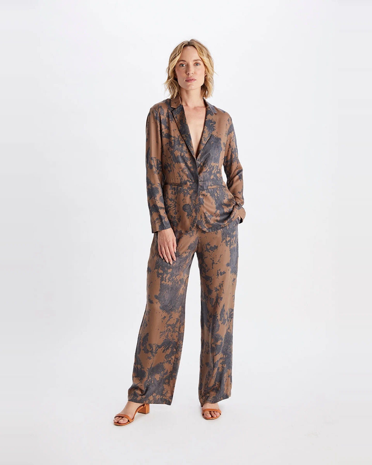 Neu Nomads Damen vegan Jacke Karlie Marmor Print Braun/Schwarz – Ansicht 2