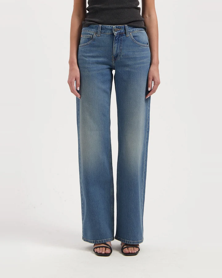 MUD Jeans Damen vegan Jeans Cleo Mid Lose Erde Stein