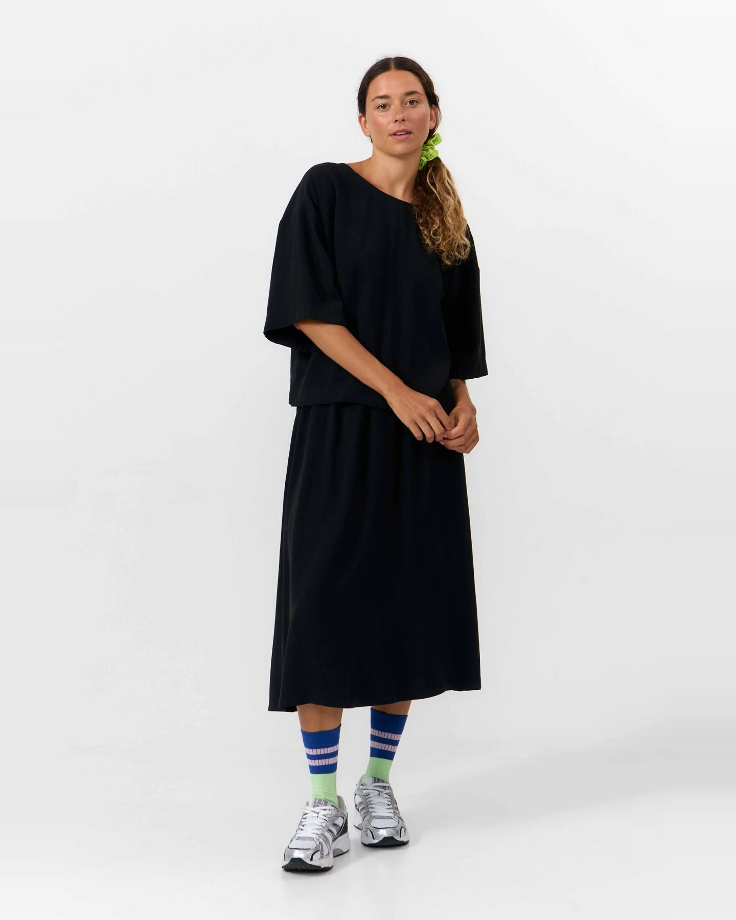 SUITE13LAB Damen vegan Bluse Sella Schwarz – Ansicht 2