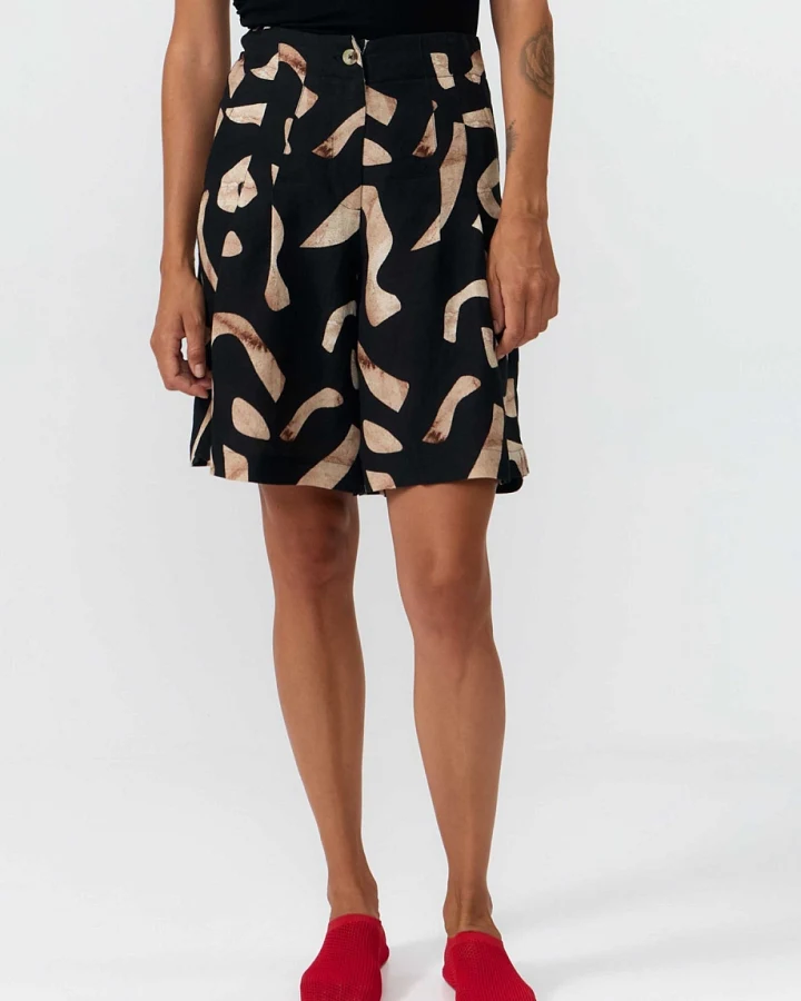 SUITE13LAB Damen vegan Shorts Bermuda Salor Print Stones Schwarz