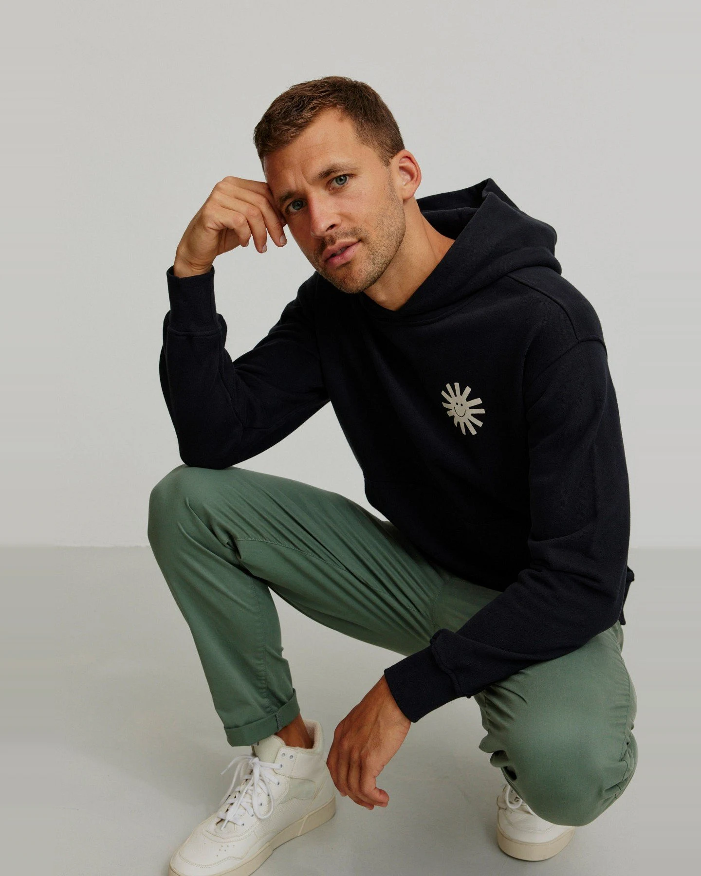Hoodie Olive Sun Smile – Ansicht 4