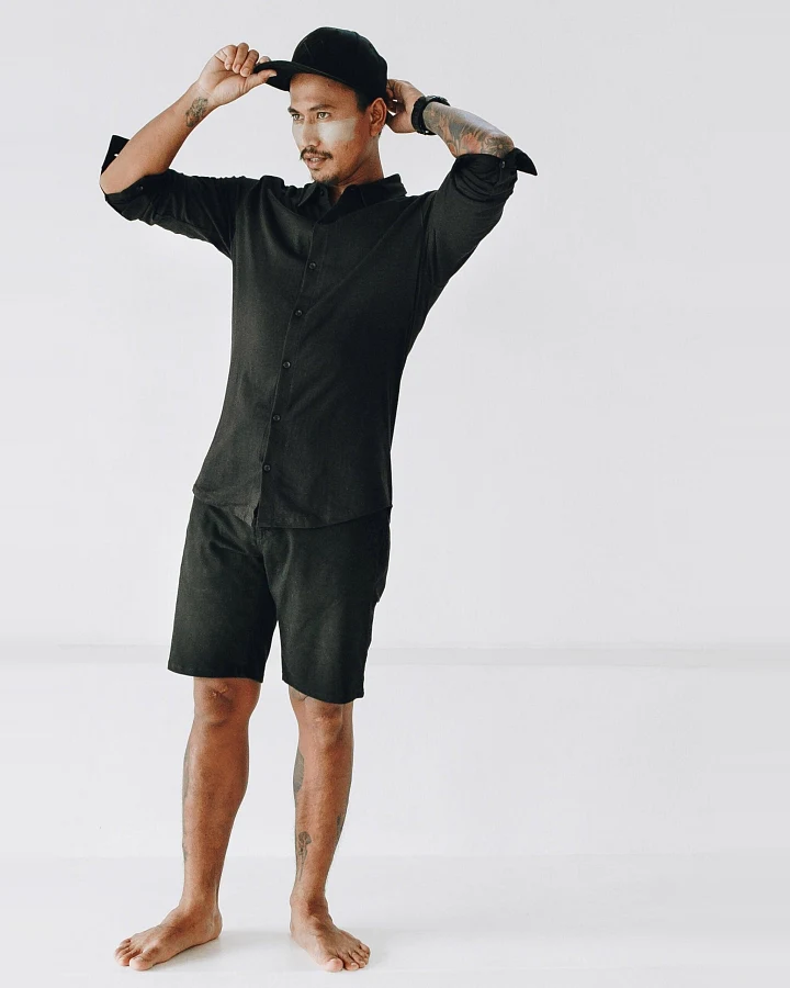 The Driftwood Tales Herren vegan Shorts Chino Schwarz