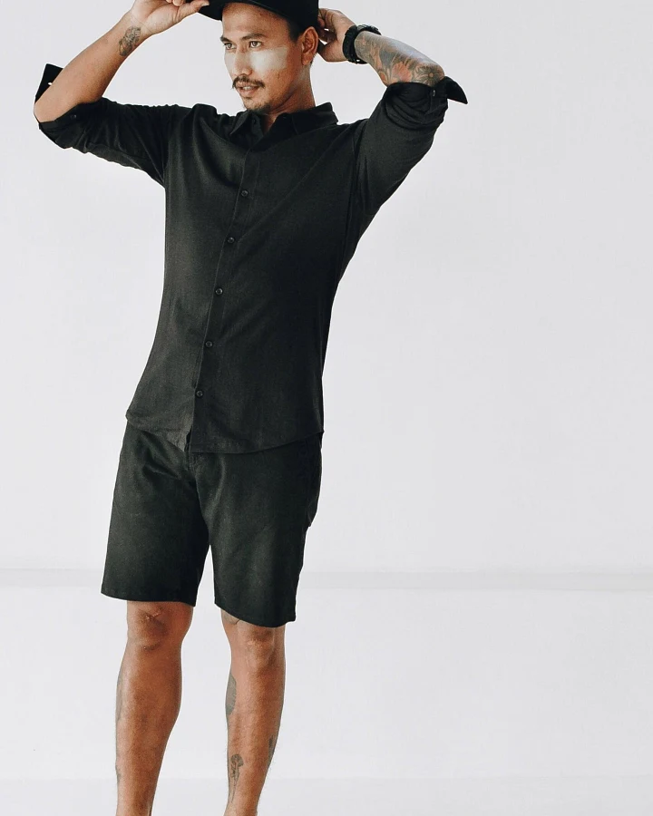 The Driftwood Tales Herren vegan Shorts Chino Schwarz