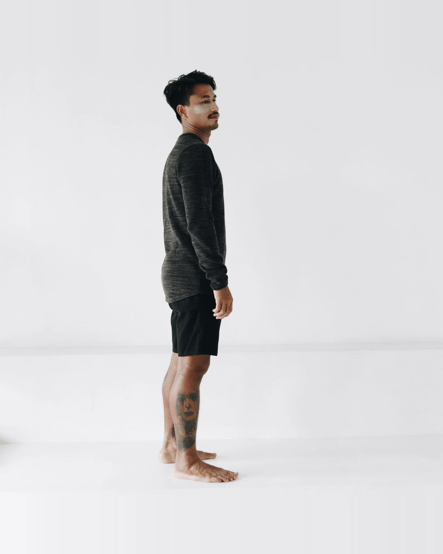 The Driftwood Tales Herren vegan Dünner Pullover Schwarz – Ansicht 2
