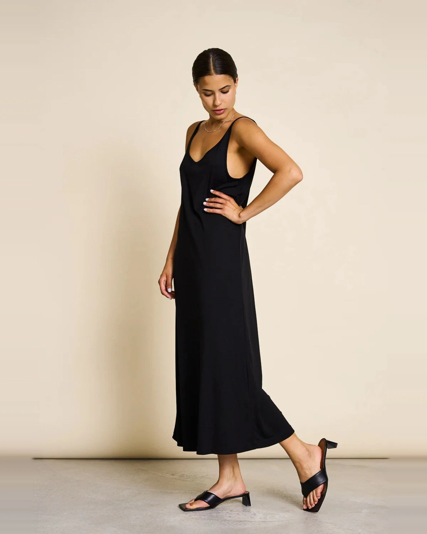 Kleid Triangle Flow Schwarz – Ansicht 6