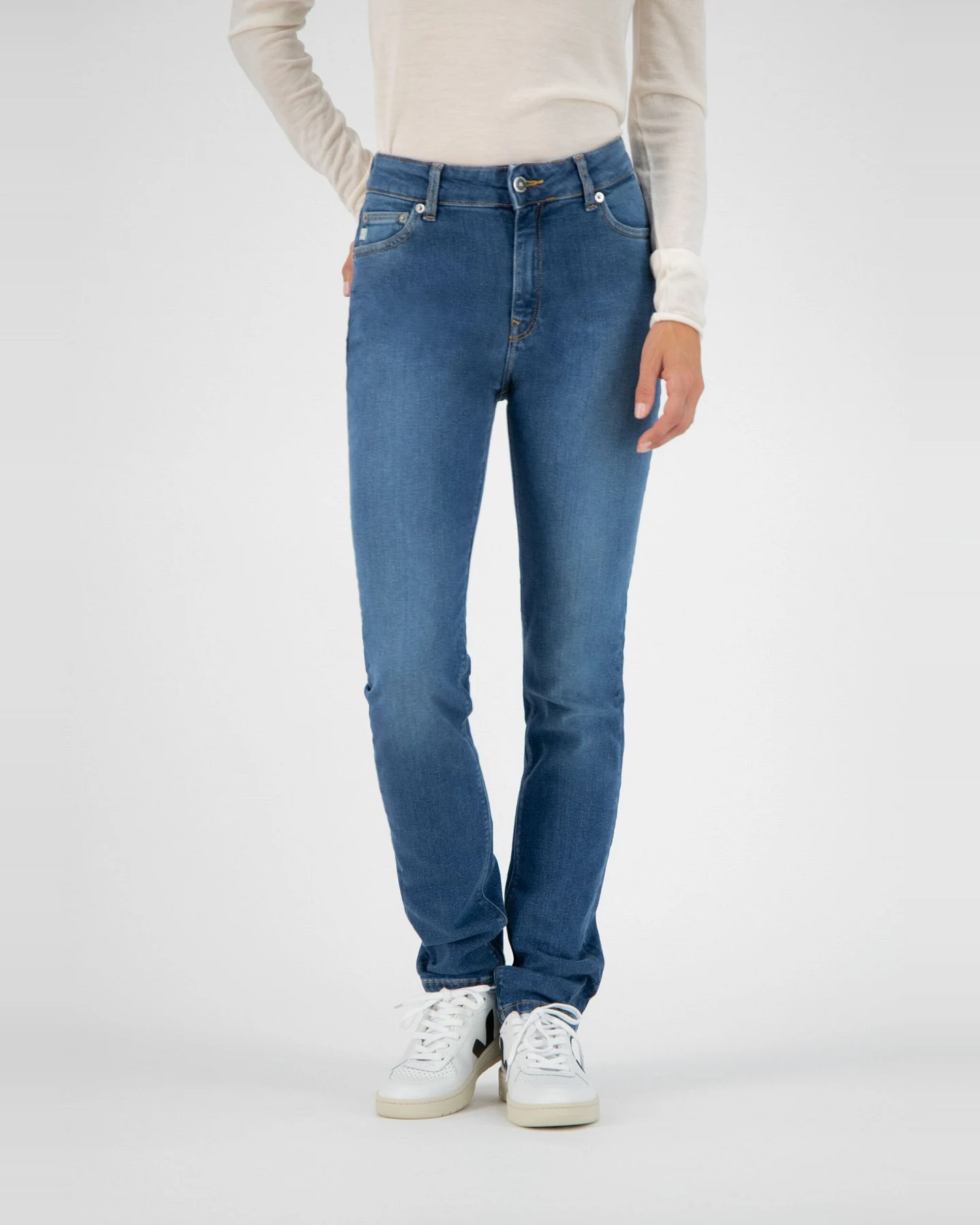 MUD Jeans Damen vegan Jeans Regular Schwanenblau – Ansicht 2
