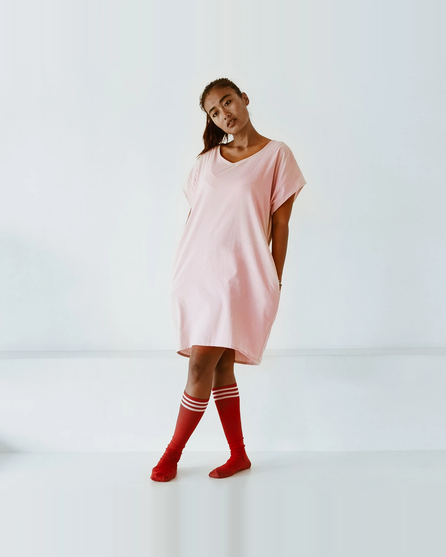 The Driftwood Tales Damen vegan Kleid Oversize T-Shirt Rosa – Ansicht 2