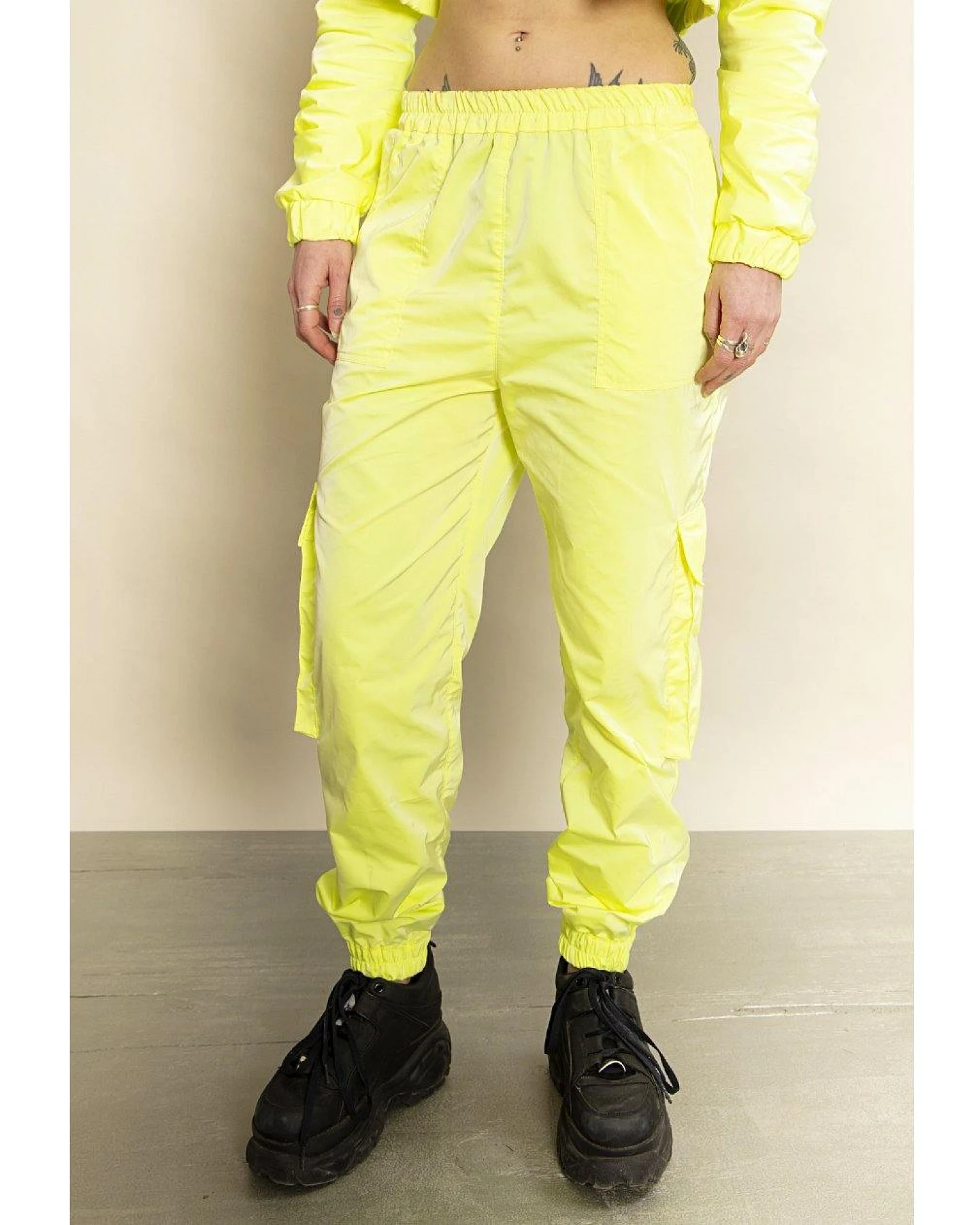 MAHLA Damen vegan Hose Juicy Cargo Gelb – Ansicht 2