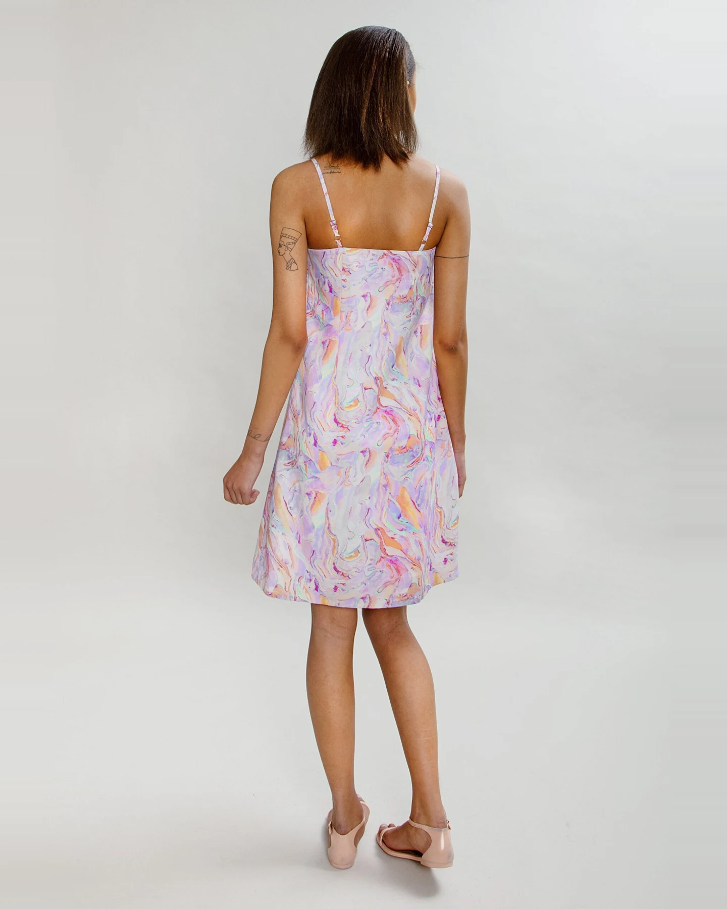 MAHLA Damen vegan Slip Kleid Regenbogen Marmor – Ansicht 2