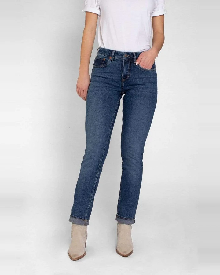 Kuyichi Damen vegan Jeans Sara Straight Washed Indigo