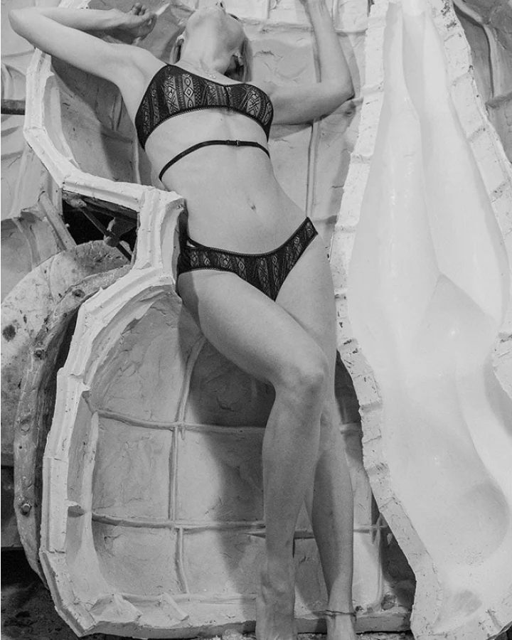 Anekdot Damen vegan Set Darling Black Strappy