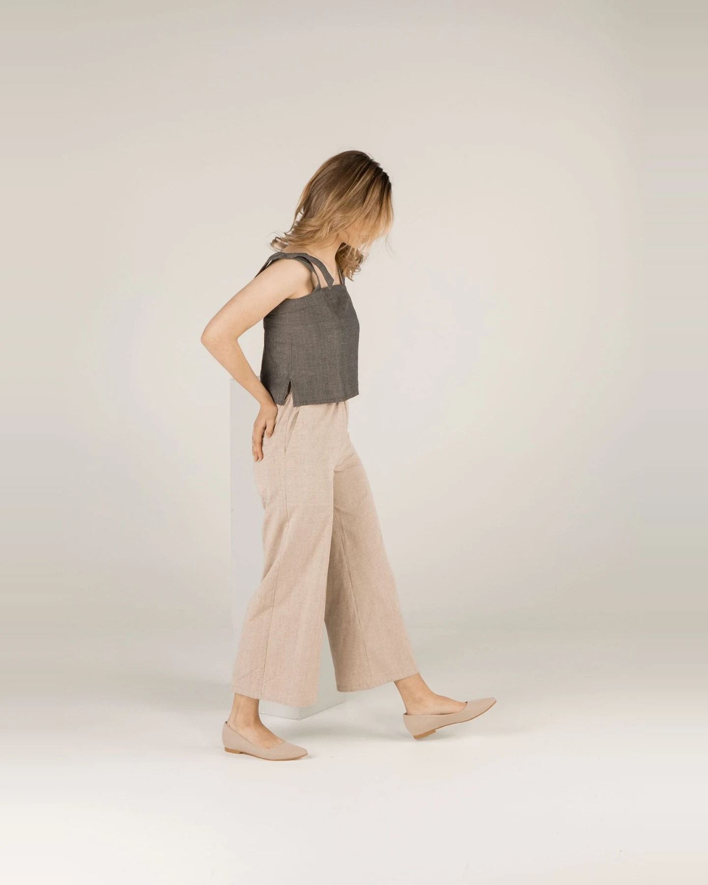 TAWAST Damen vegan Top Free Spirit Holzkohle – Ansicht 2