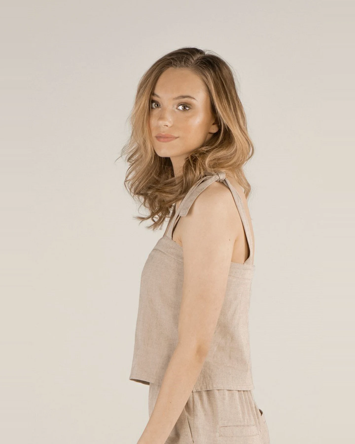 TAWAST Damen vegan Top Free Spirit Haselnuss – Ansicht 2