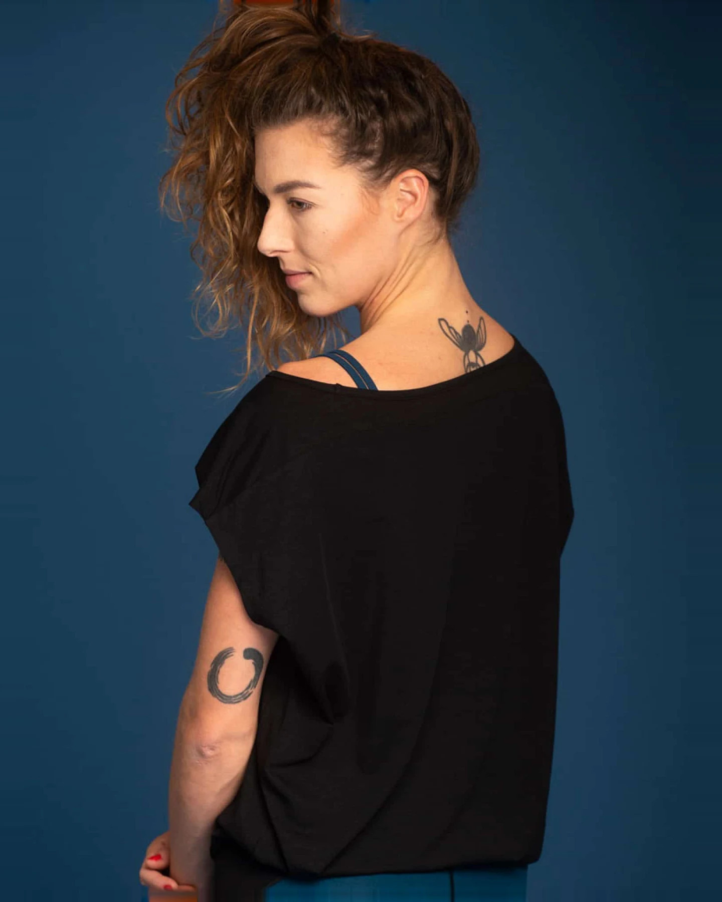 nice to meet me Damen vegan T-Shirt Relax Deep Black – Ansicht 2