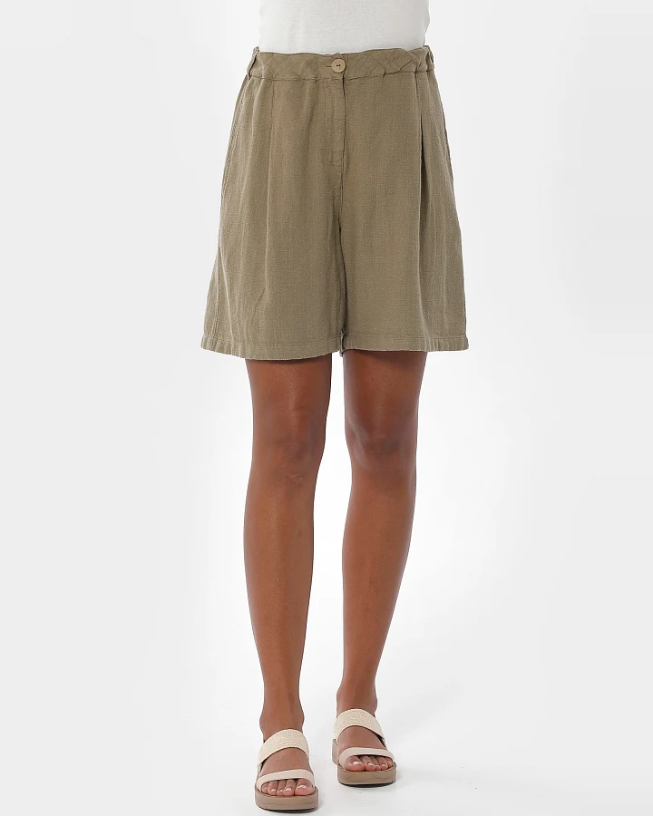ORGANICATION Damen vegan Shorts Plissee Olivgrün