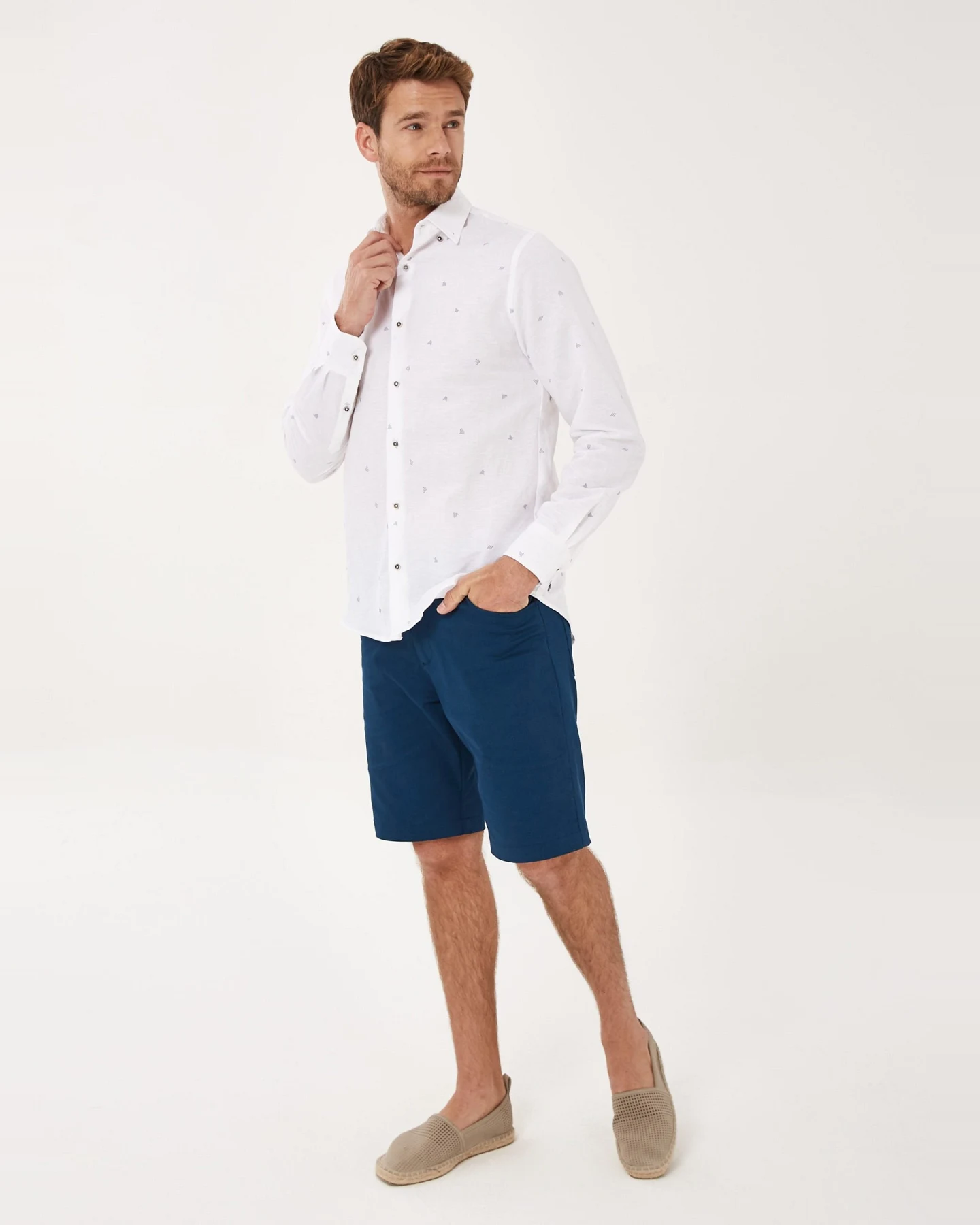 ORGANICATION Herren vegan Hemd Druck Weiß – Ansicht 2