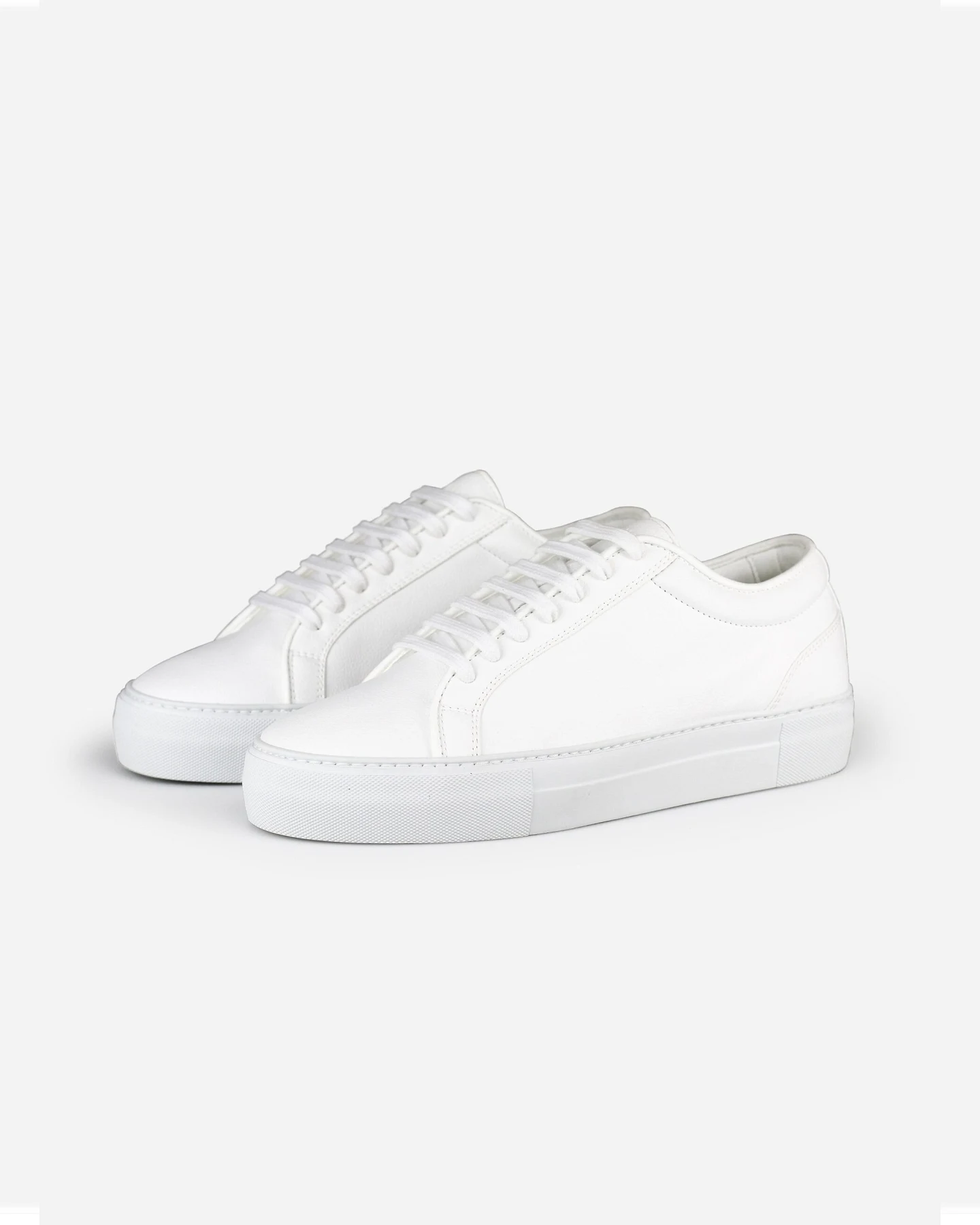 QURC Herren vegan Sneakers Grape Essential Klassisch Weiß – Ansicht 2