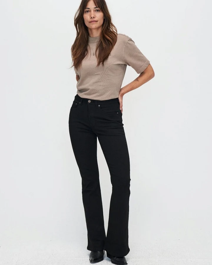 Kuyichi Damen vegan Jeans Lisette Flare Forever Black
