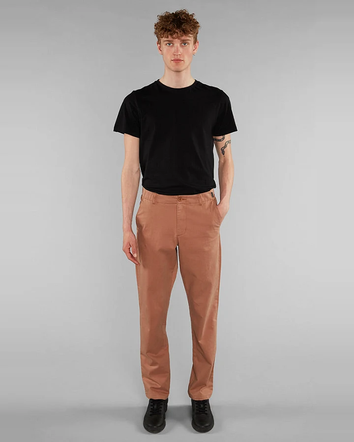 DEDICATED Herren vegan Chino Woodsmoke Braun