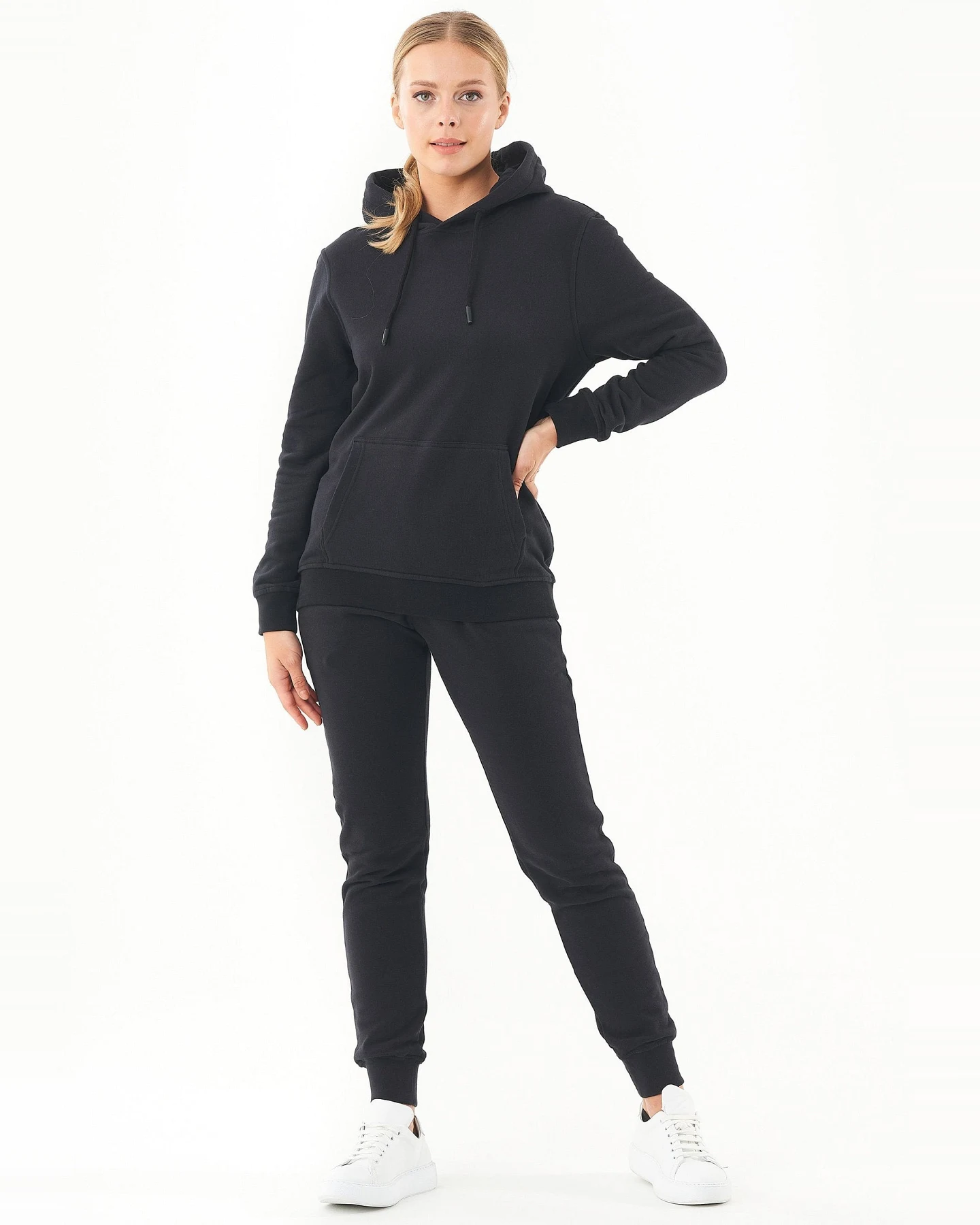 ORGANICATION Damen vegan Soft-Touch-Hoodie Schwarz – Ansicht 2