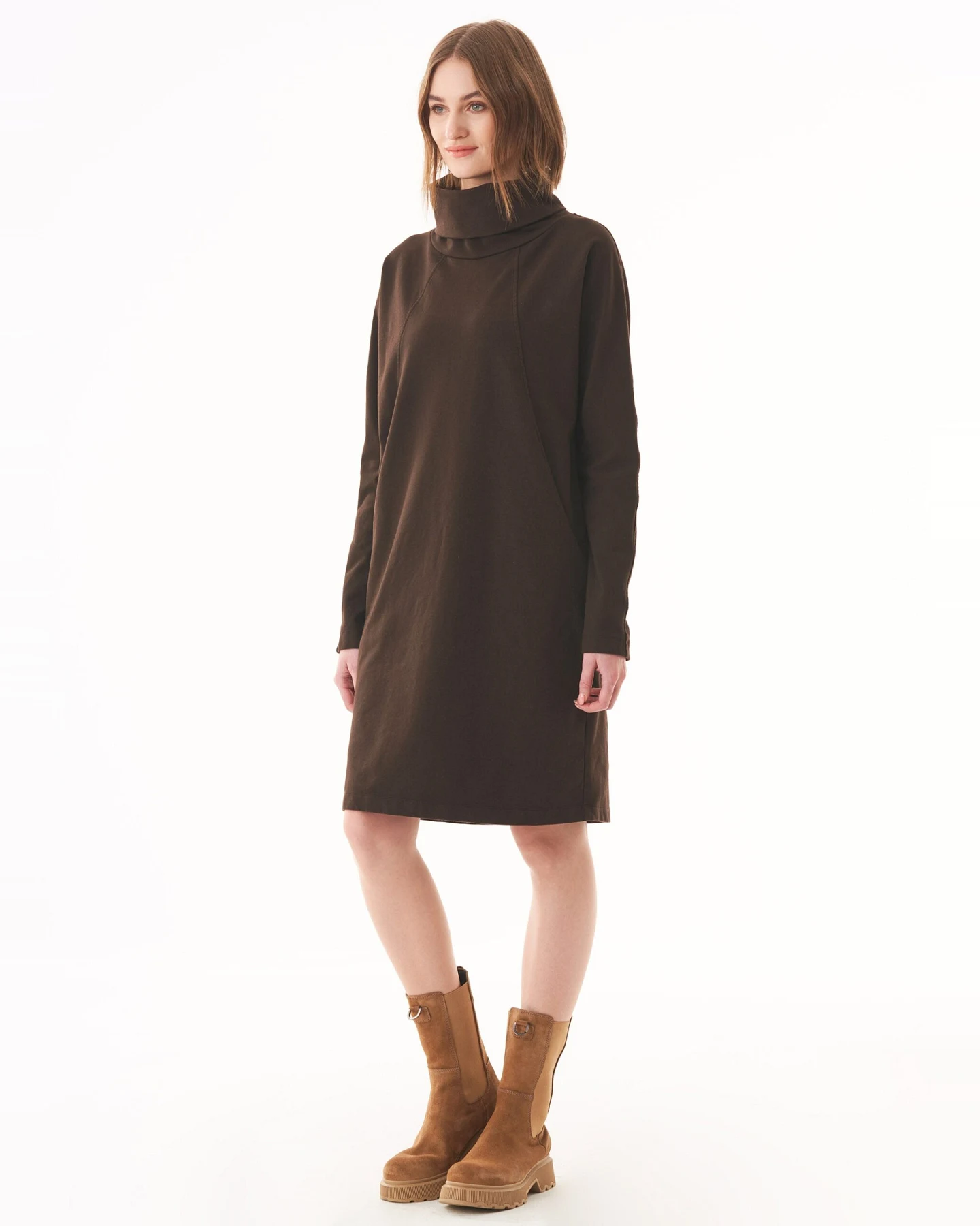 ORGANICATION Damen vegan Pulloverkleid Aus Bio-Baumwolle Espresso – Ansicht 2