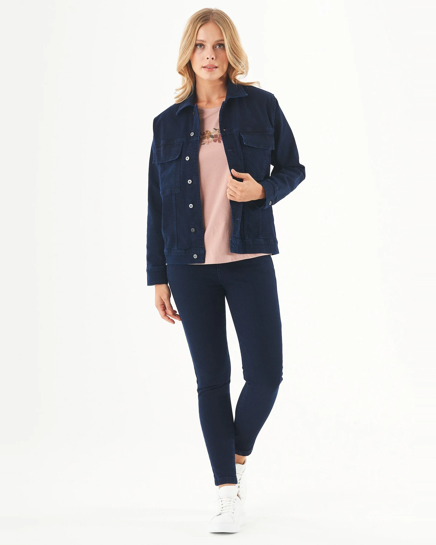 ORGANICATION Damen vegan Jeansjacke Aus Bio-Baumwolle Dunkelblau – Ansicht 2