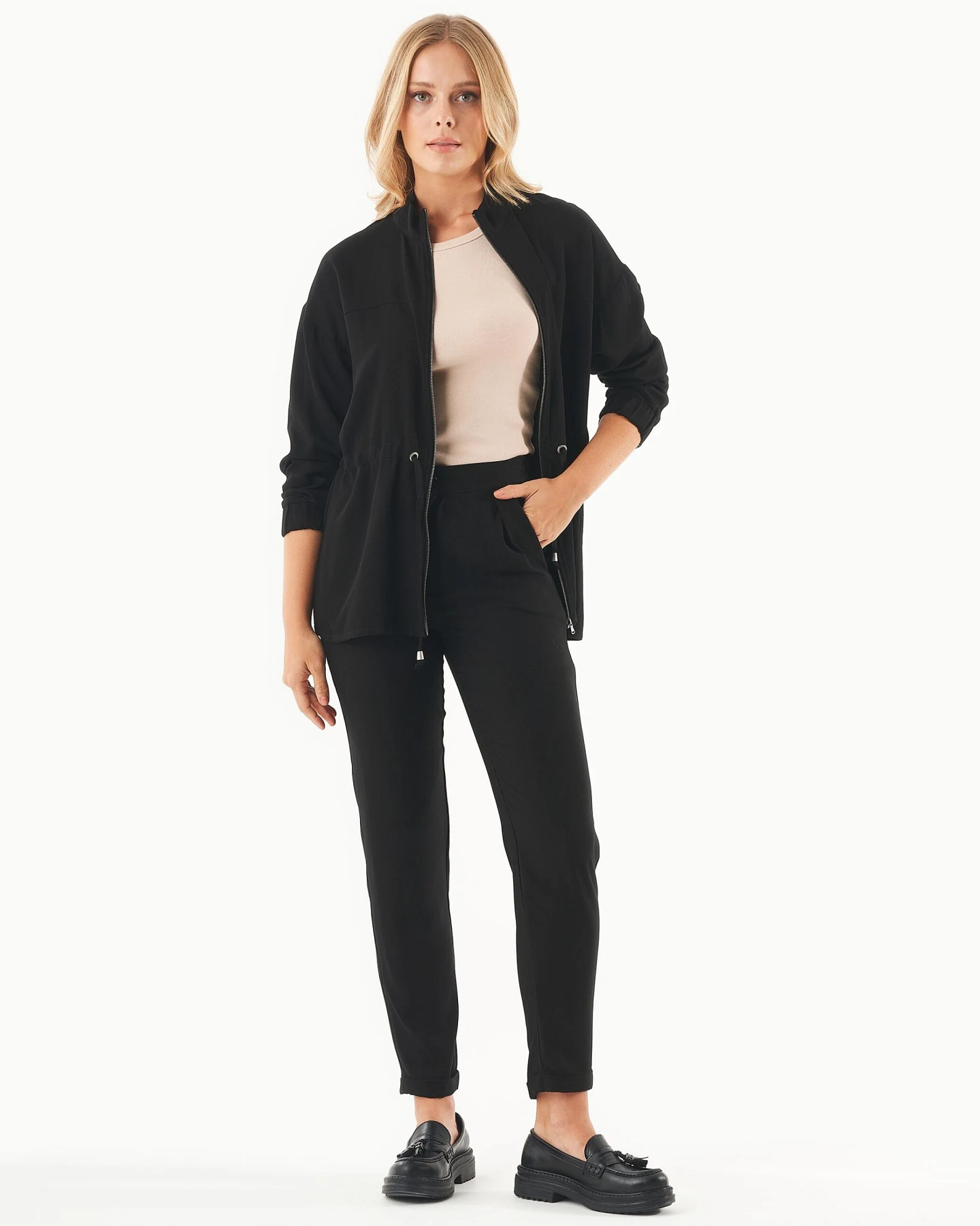 ORGANICATION Damen vegan Hose Ecovero Schwarz – Ansicht 2