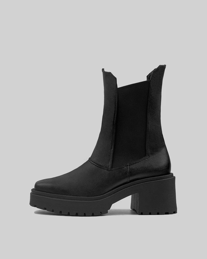 BOHEMA Damen vegan Squared Chelsea Boots Schwarz