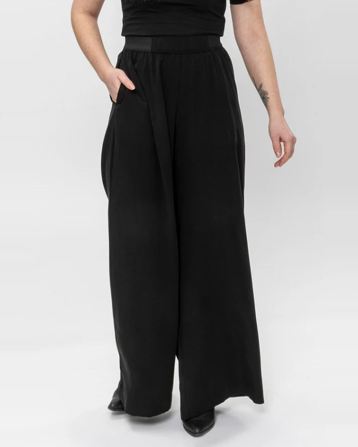 LOVJOI Damen vegan Culotte Sandrose Schwarz