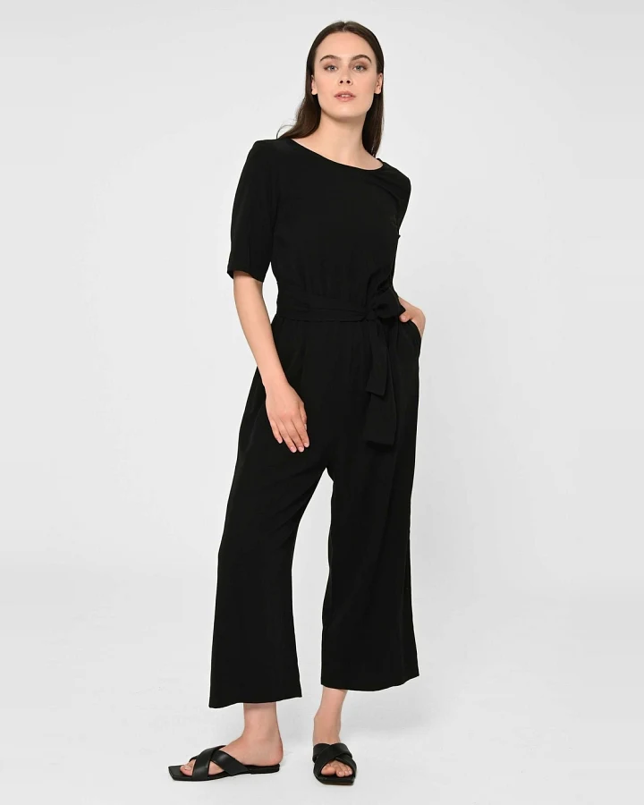 LOVJOI Damen vegan Jumpsuit Staine Halbarm Schwarz