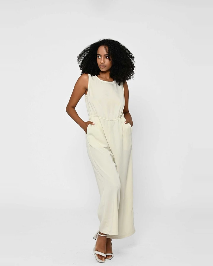 LOVJOI Damen vegan Jumpsuit Staine Tencel Pebble