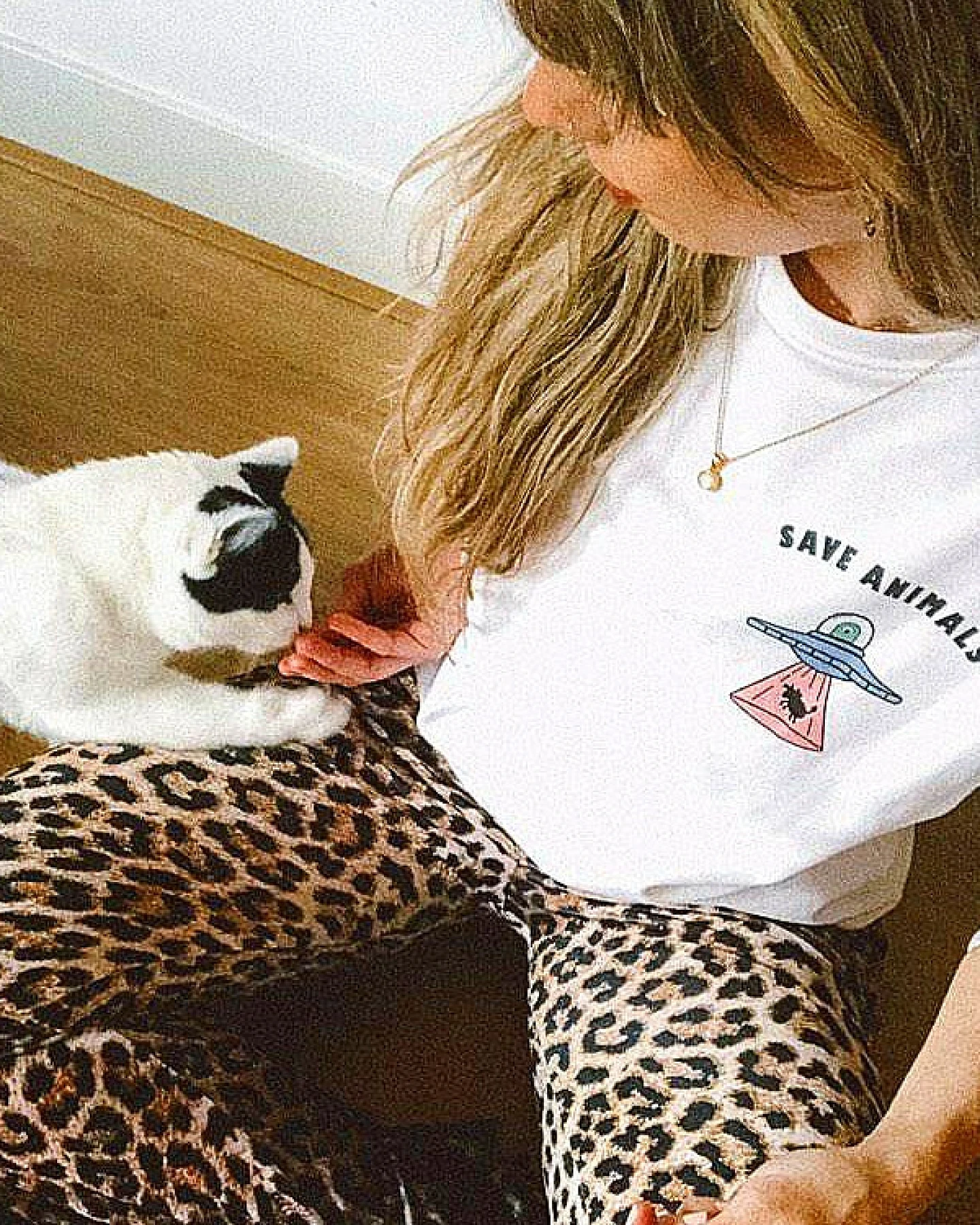 Oat Milk Club Damen vegan Sweatshirt Save Animals Grau – Ansicht 2