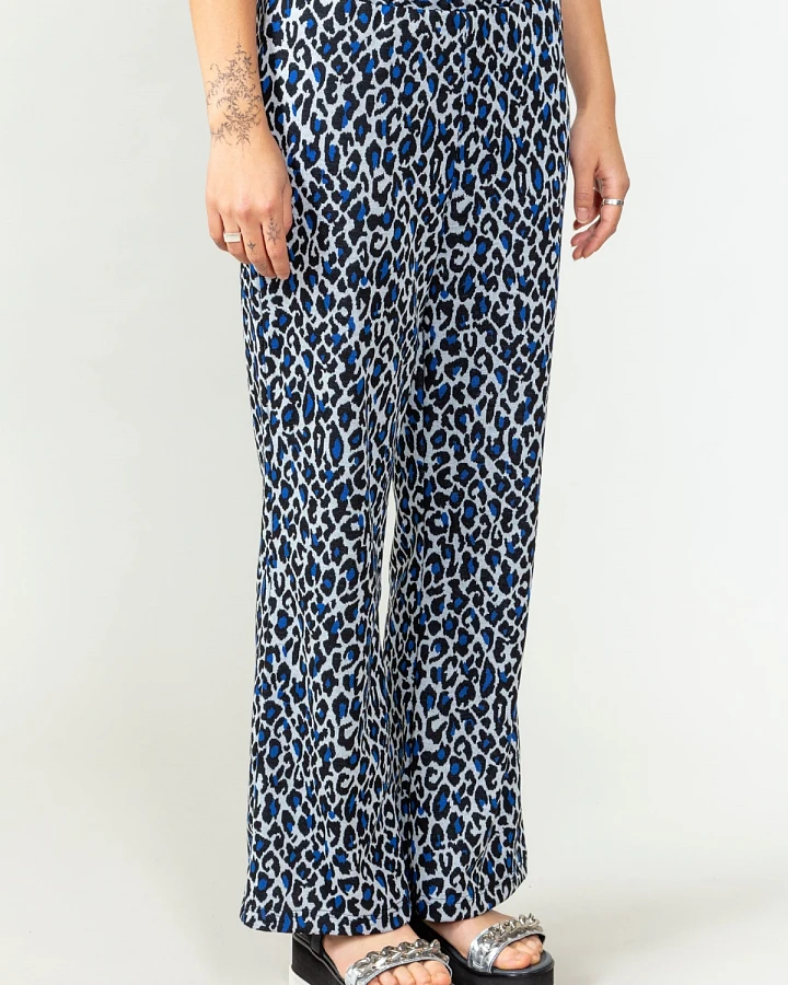 MAHLA Damen vegan Daria Hose Blau Leopard