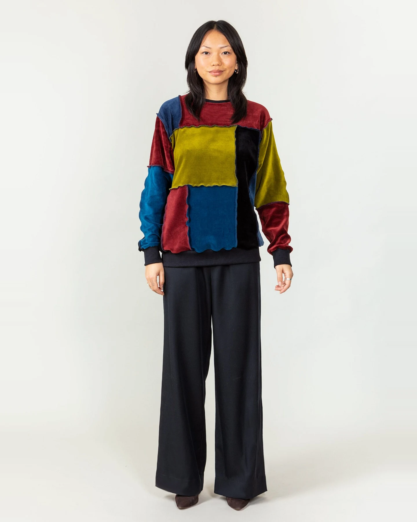 MAHLA Damen vegan Althea Patchwork Sweatshirt – Ansicht 2
