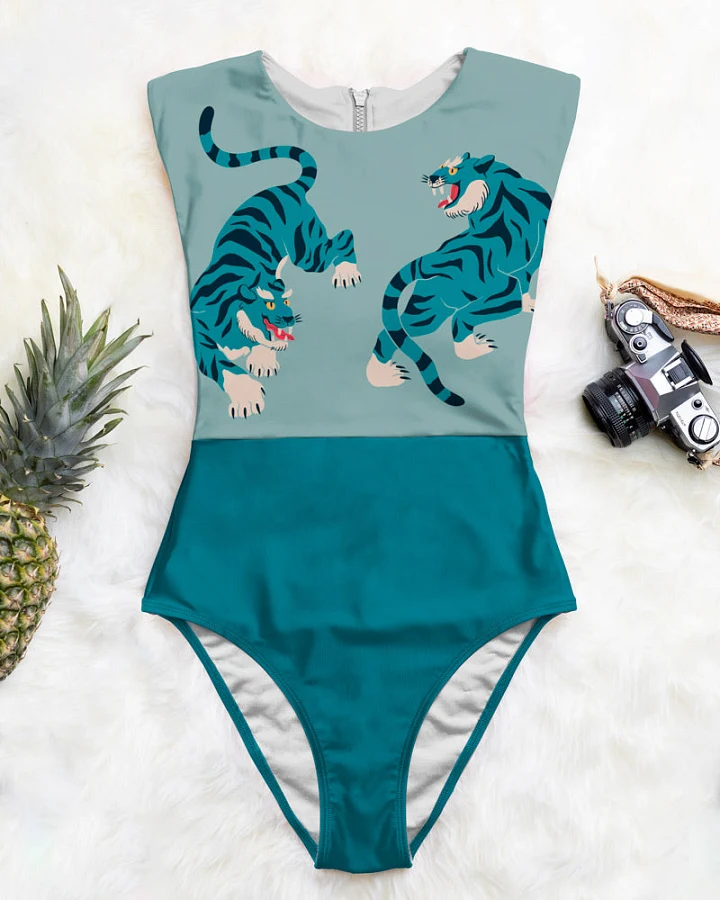 Averie Damen vegan Badeanzug Zip Up One-Piece Marina Fierce Tigers Print On Sky Blue