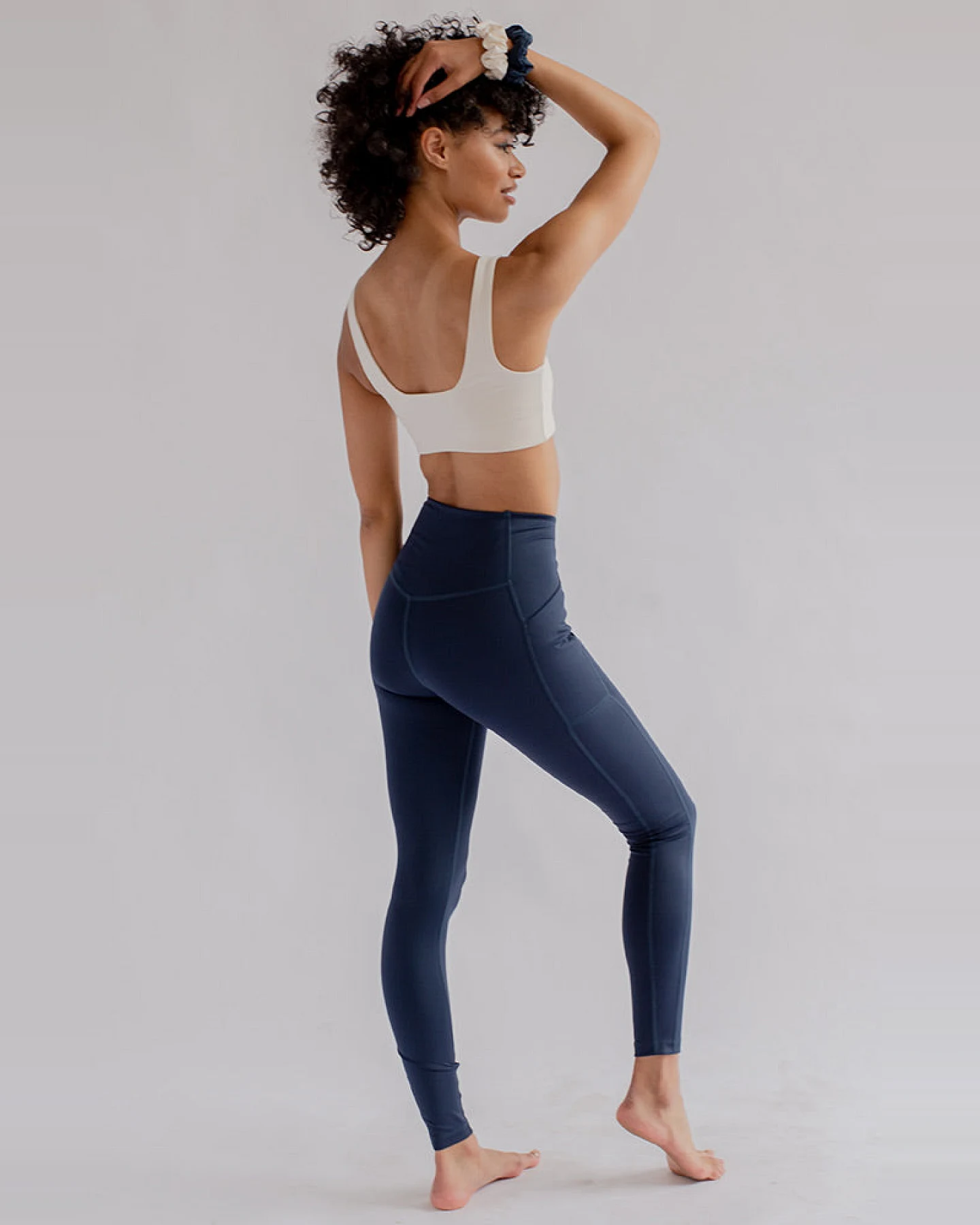 Girlfriend Collective Damen vegan Leggings High Rise Mitternachtsblau – Ansicht 2