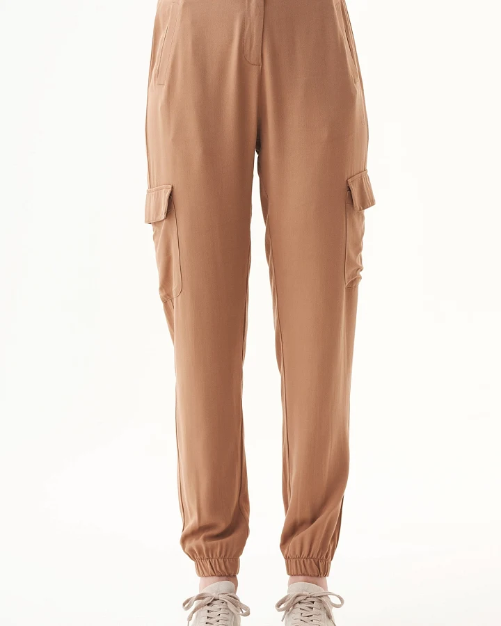 ORGANICATION Damen vegan Cargohose Haselnussbraun