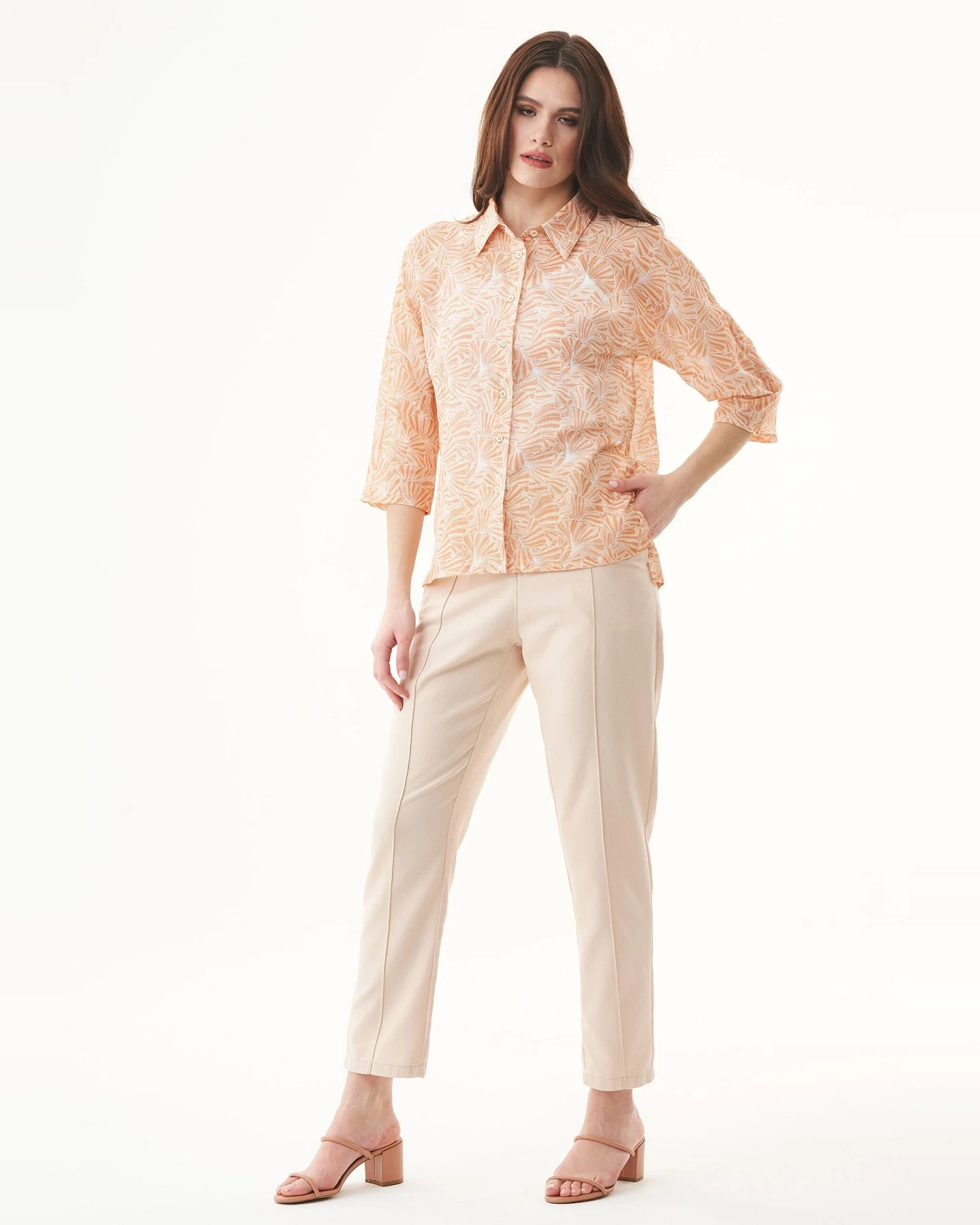 ORGANICATION Damen vegan Voile Bluse Blume Hellbraun – Ansicht 2