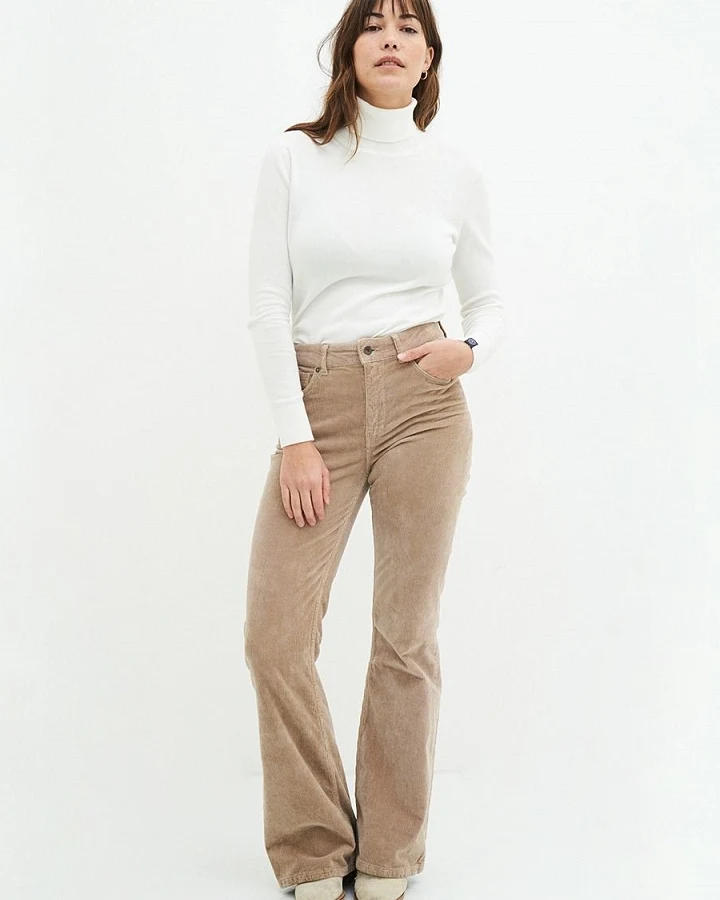 Kuyichi Damen vegan Jeans Flare Lisette Corduroy Sand