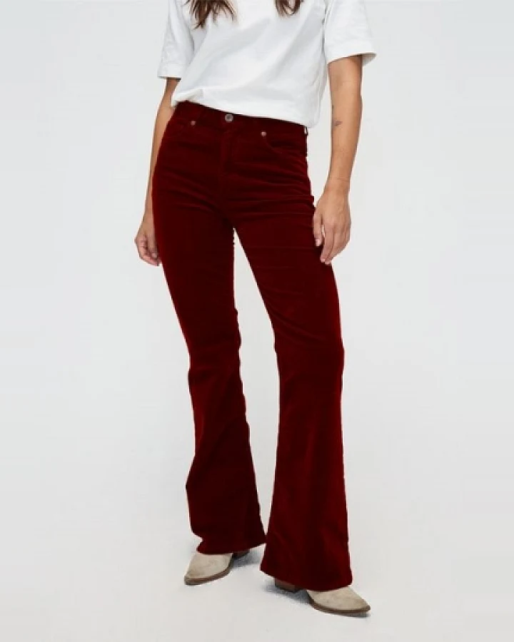Kuyichi Damen vegan Jeans Flare Lisette Corduroy Bordeaux